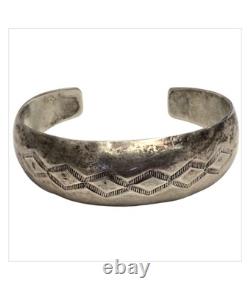 Collectible VINTAGE HOPI STERLING SILVER BRACELET