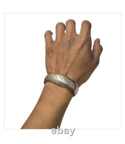 Collectible VINTAGE HOPI STERLING SILVER BRACELET