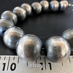 Navajo Pearl 18mm Round Beads 9 Sterling Silver Bracelet 17161