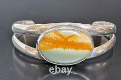Picturesque Agate Stone Bracelet Crafted In Solid 925 Sterling Silver